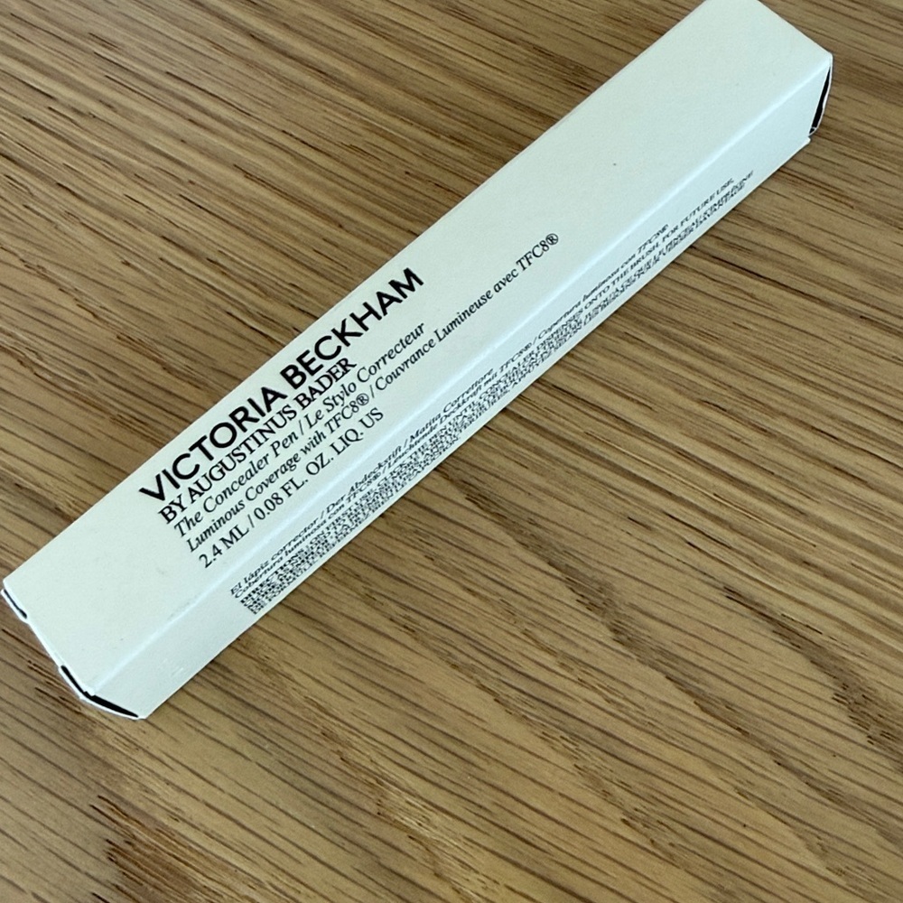 Victoria Beckham Beauty Concealer R1 - Picture 2 of 3